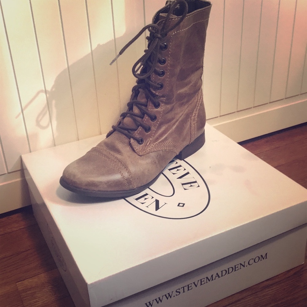 Steve Madden Troopa brown boots